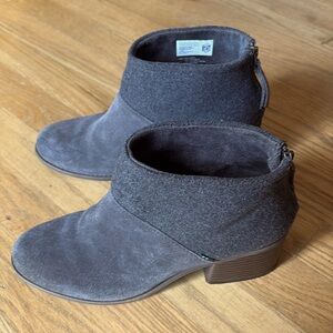 Toms Women’s Lacy Bootie Forged Iron Grey Suede/Felt size 9.5